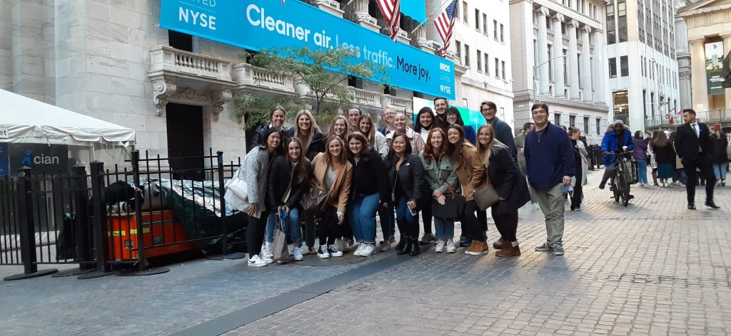 Wall Street Tours: 2 Ways To See the Financial District